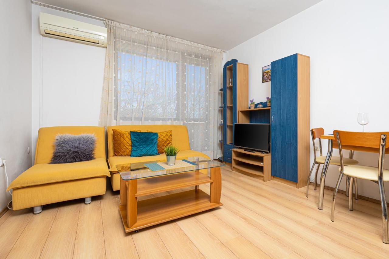 Lovely 1Bd Apartment Close To The Summer Theatre Plovdiv Ngoại thất bức ảnh